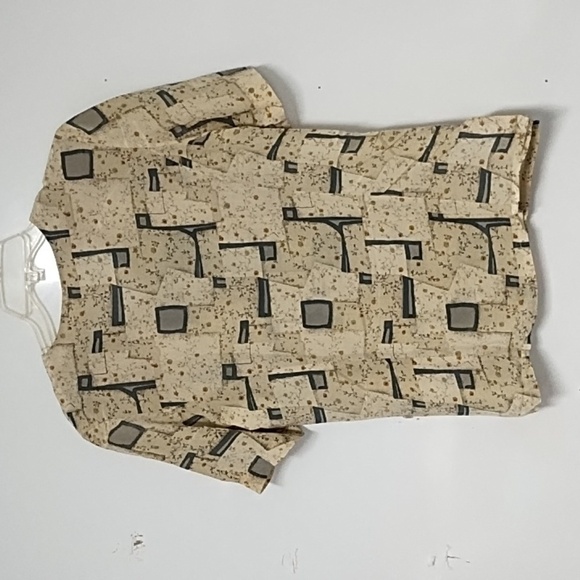 Women's button down short sleeves blouse 100% silk office attire Size: M - Picture 2 of 4